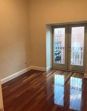 2nd image of 108 Richmond St #4