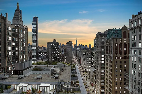 Sold by Compass | media 9