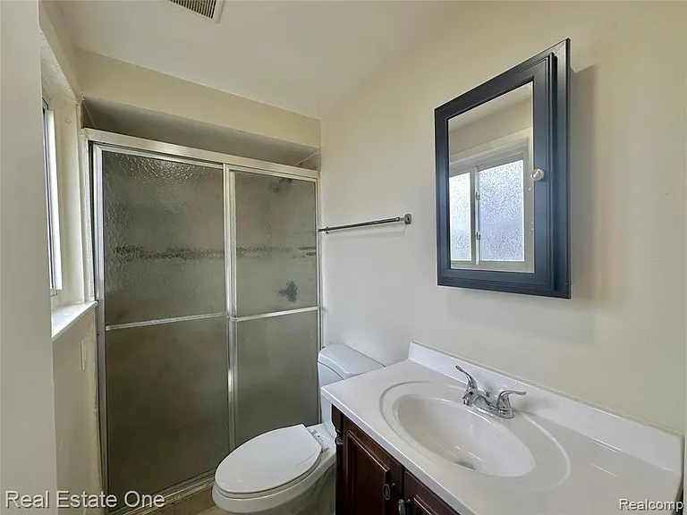 26950 Rochelle St — Photo 15