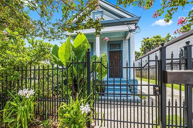 1st image of 2021 Cambronne St