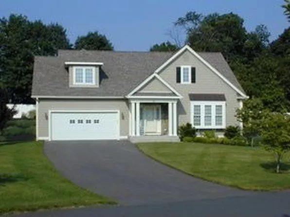 61 Dogwood Ct, Rocky Hill, CT 06067