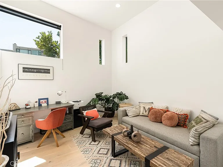 3230 Tyrol Dr — Photo 24