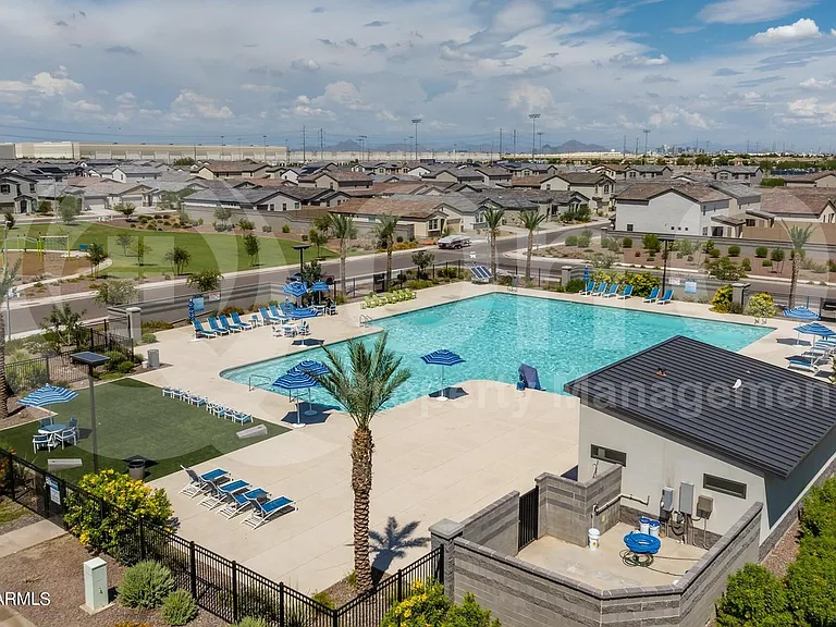 5734 W Getty Dr — Photo 16