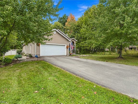 3rd image of 2445 Plum Creek Dr