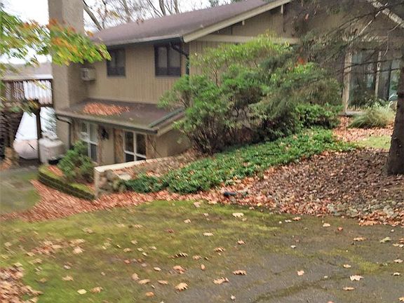 2nd image of 1265 Arrowhead Dr