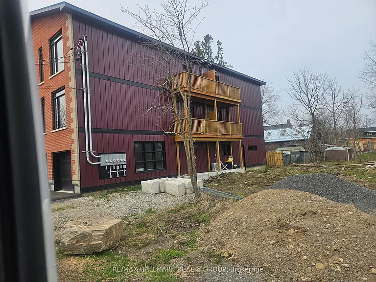 117 Drummond St W #4 — Photo 2