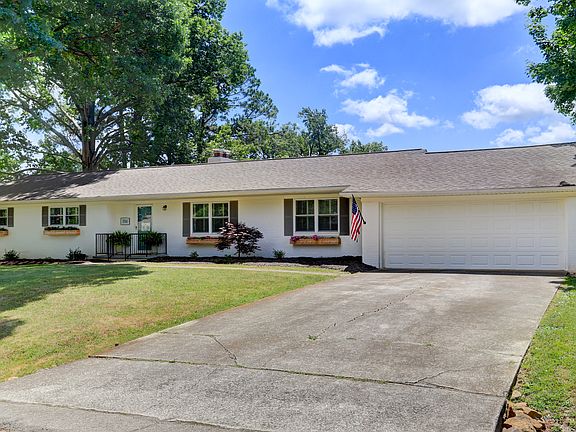 2nd image of 1746 Scenic Dr