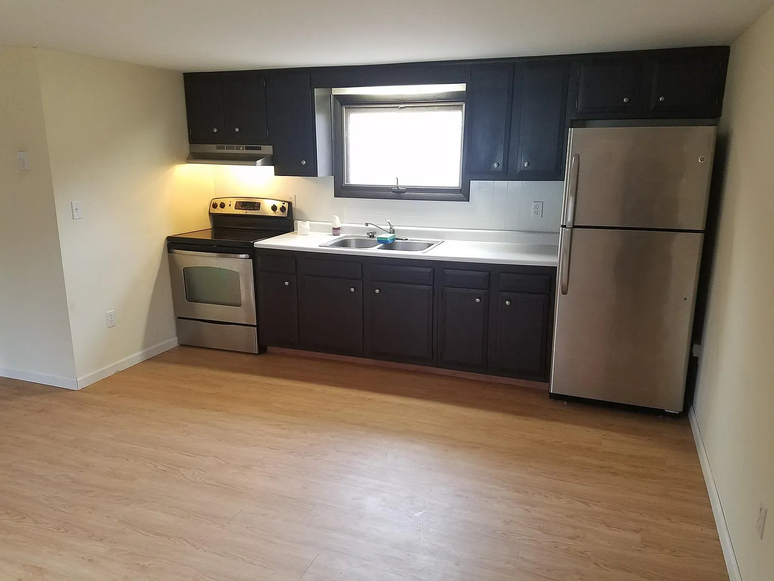 1 bed, 600 sqft, $1,000 — Photo 2