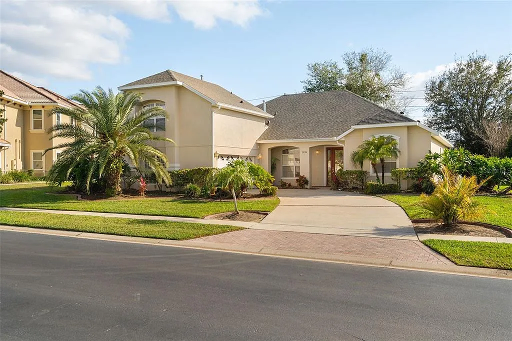 5 bed, 4.0 bath, 3676 sqft, $5,500 — Photo 1