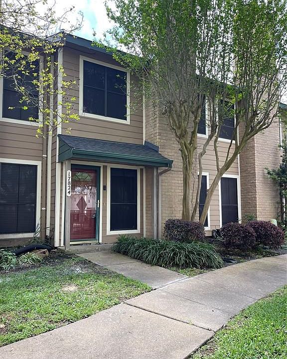 1st image of 17824 Kings Park Ln