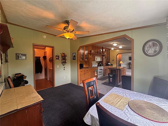 4th image of 794 Lower Grimes Rd