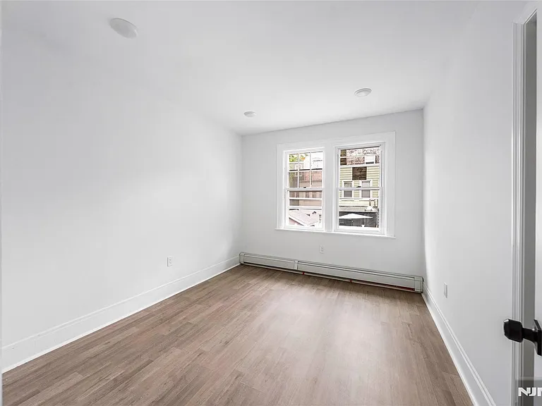 7420 4th Ave #2 — Photo 15