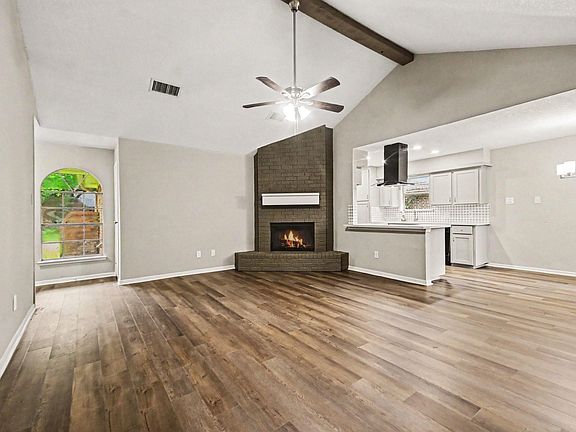 3rd image of 3810 Clover Dr