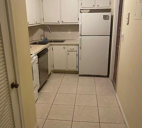 3rd image of 124 NE 19th Ct APT 214B