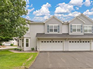 2170 Shamrock Pl, Chaska, MN 55318
