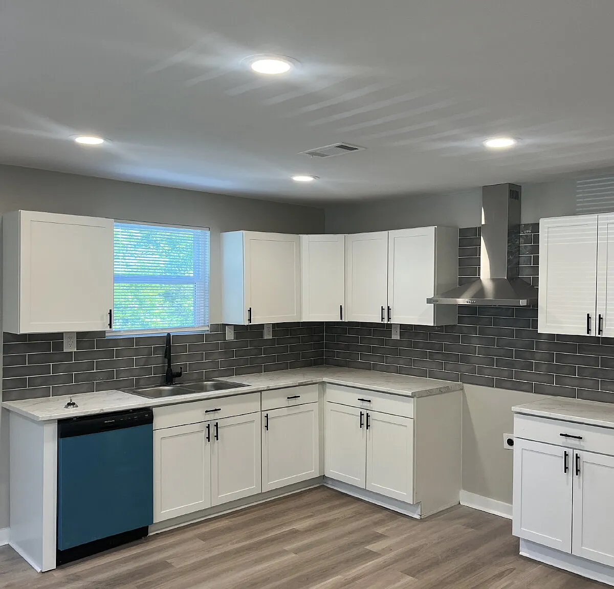 4 bed, 2.0 bath, 1250 sqft, $1,650 — Photo 2