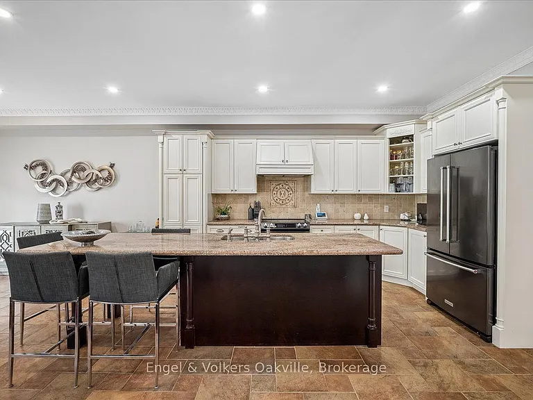 5113 Celebration Dr — Photo 2
