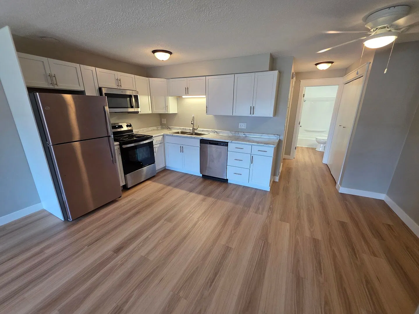 2805 Thomas — Photo 1