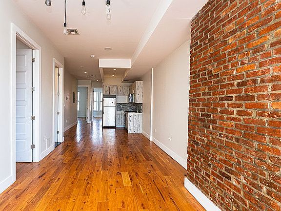 2nd image of 95 N Henry St #4