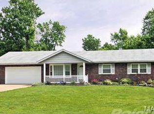 10049 Meadowfield Ln, Saint Louis, MO