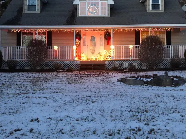 41 Village Corner Road, Wolfeboro, NH 03894