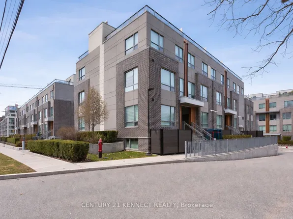 670 Atwater Ave #12, Mississauga, ON L5G 0B6