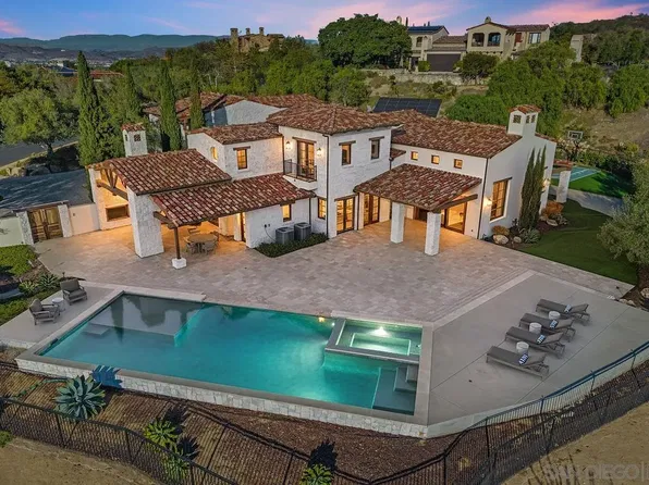 8069 Entrada De Luz E, San Diego, CA 92127