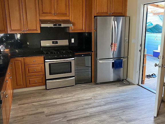 5th image of 3567 Laurel Ave #3567