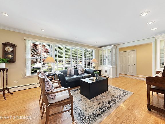 5th image of 215 E Lynnwood Ave