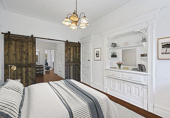 2nd image of 317 Bainbridge St #2