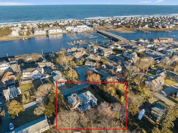 9 Carlton Rd, Marshfield, MA 02050