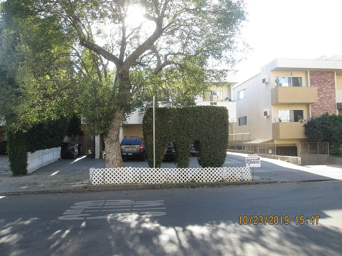 Lido Apartments - 1831 Glendon Ave — Photo 3