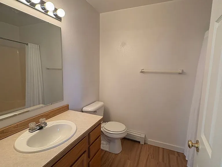 411 Greenway Ave — Photo 20