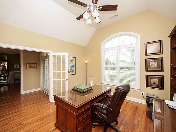 3rd image of 2700 Greenmont Cir
