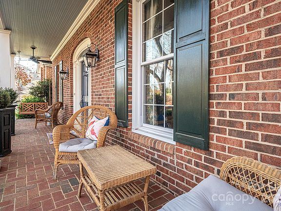 4th image of 501 Maymont Dr