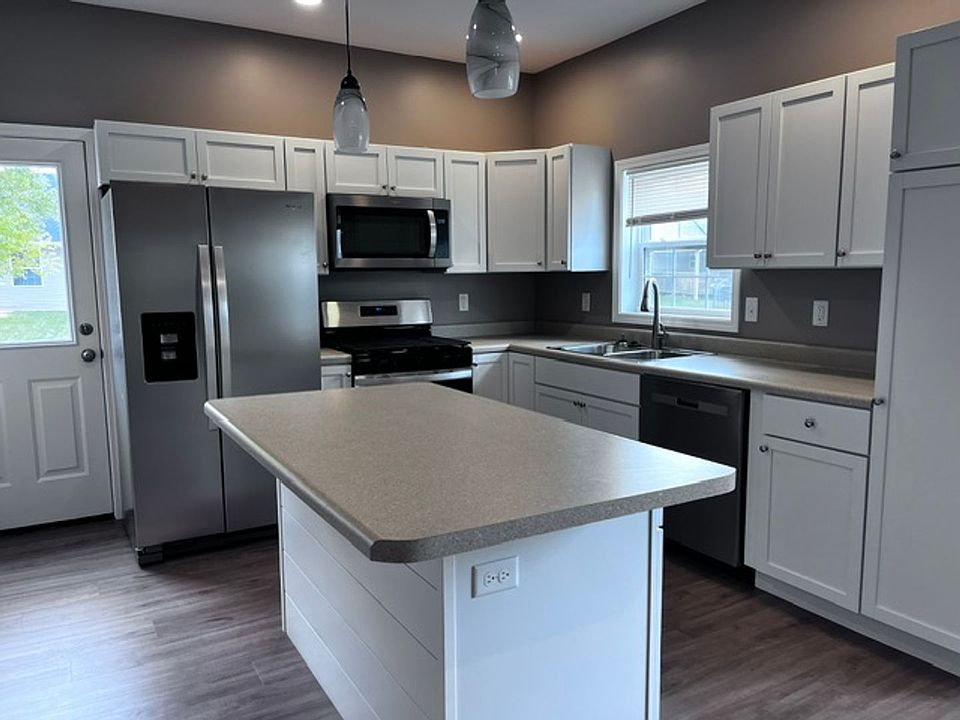 1st image of 626 Debates St
