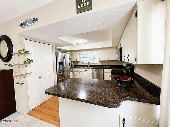 3rd image of 50 Woodlands Blvd