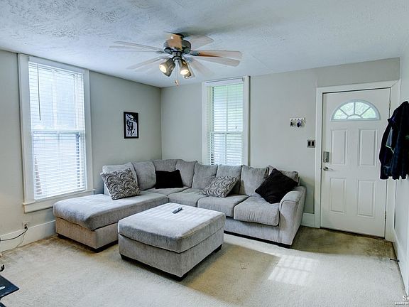 3rd image of 626 Park Pl