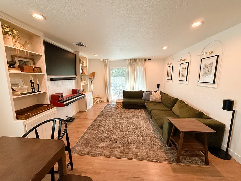 301 Temple Dr — Photo 3
