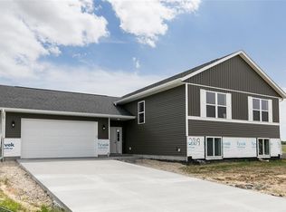 2919 Bryant Blvd SW, Cedar Rapids, IA 52404