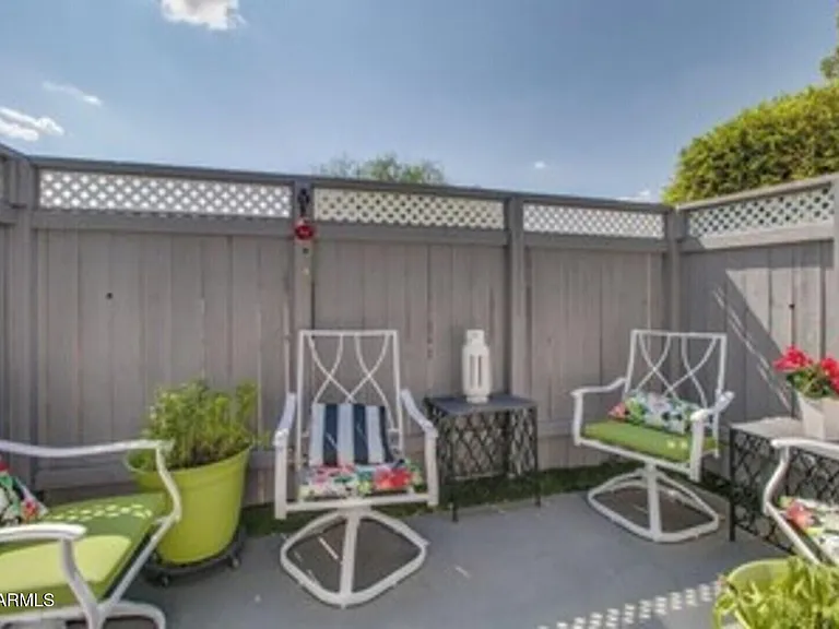 830 E Maryland Ave #2 — Photo 18
