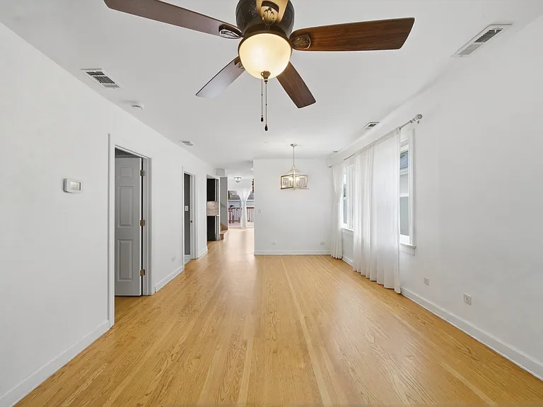 2231 N 75th Ave — Photo 5