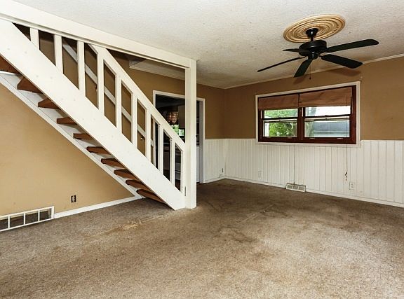 4th image of 1028 W Broadway Ave