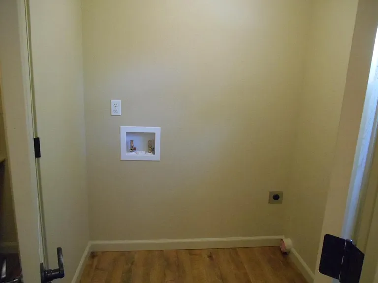 113 Zircon Dr — Photo 5