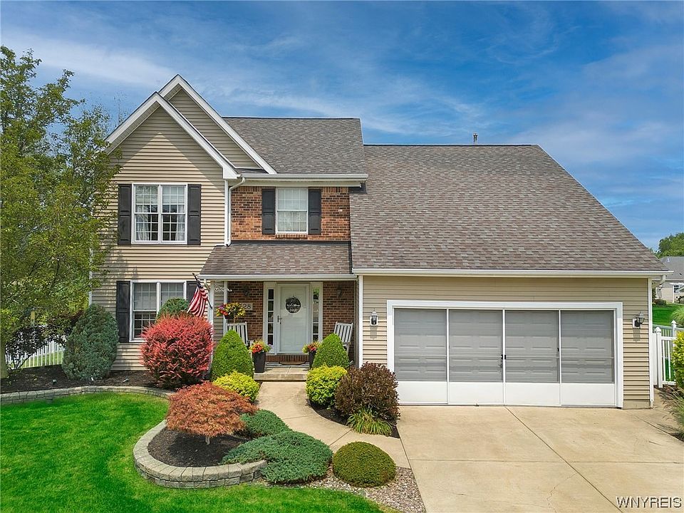 1st image of 28 Garnet Dr