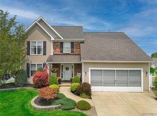 28 Garnet Dr, Buffalo, NY 14227