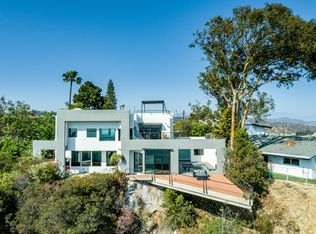 8424 Grand View Dr, Los Angeles, CA 90046