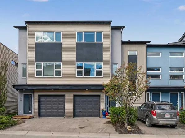 438 Covecreek Cir NE, Calgary, AB T3K 0W6
