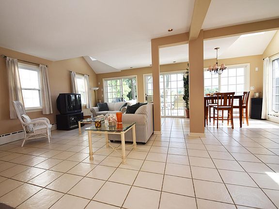 5th image of 635 Beacon Blvd