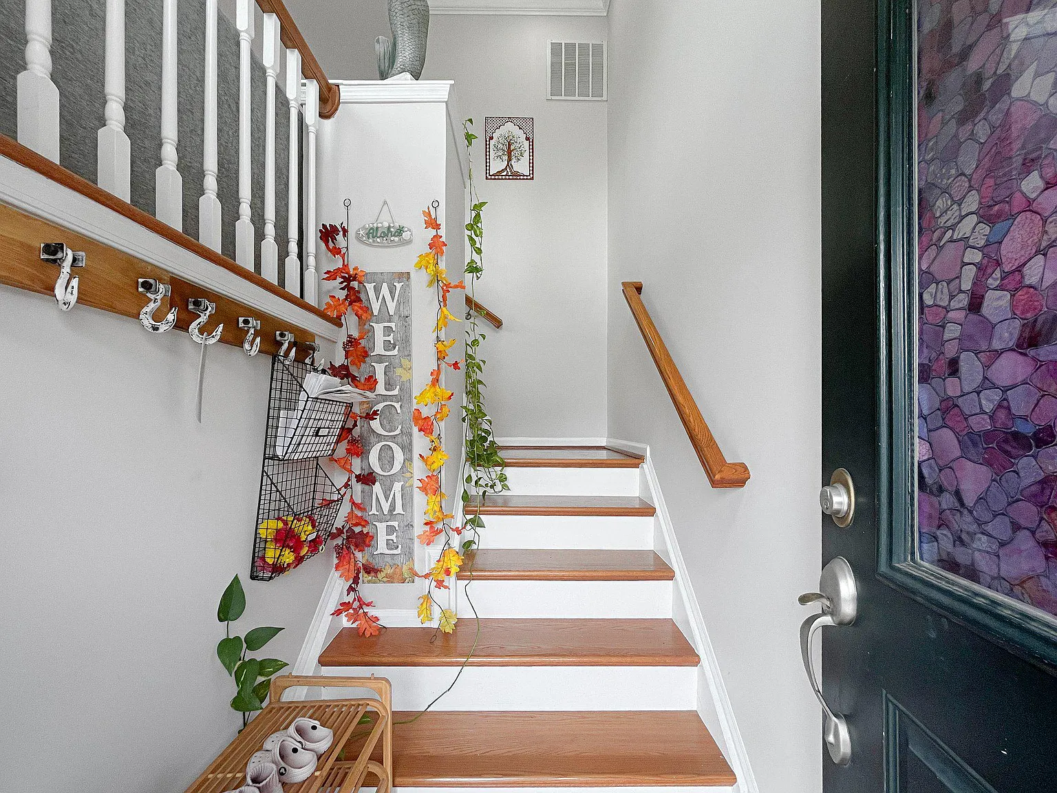 3 bed, 3.5 bath, 2320 sqft, $3,400 — Photo 3